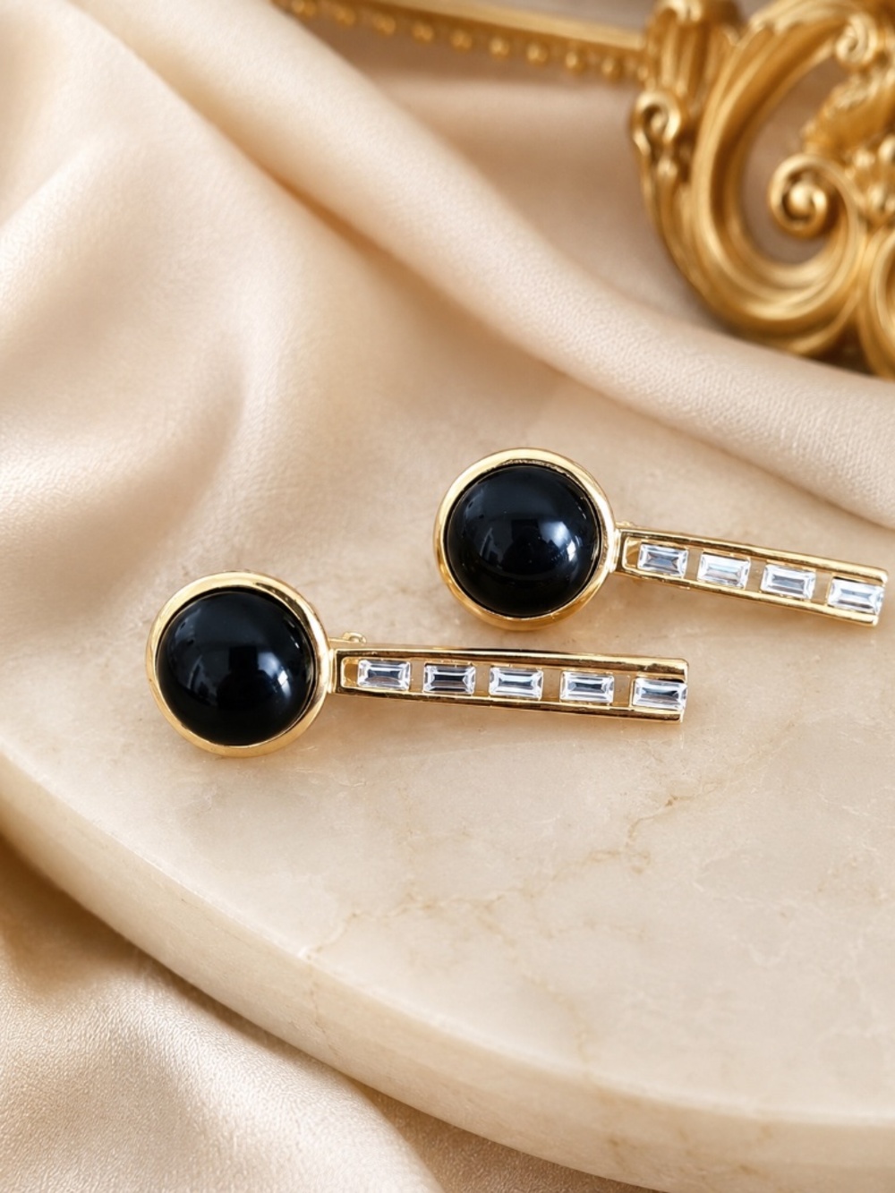 Vintage Monet Black & Gold Clamp Earrings